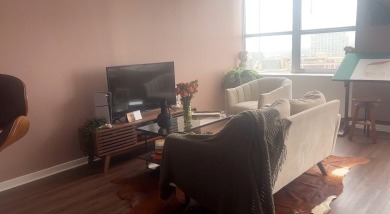 This south-facing bright 550 square foot studio has location on Sydney R. Marovitz Golf Course in Illinois - for sale on GolfHomes.com, golf home, golf lot