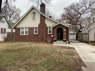 This is a beautiful bungalow home in a great location. It is a 3 on MacDonald Golf Course in Kansas - for sale on GolfHomes.com, golf home, golf lot