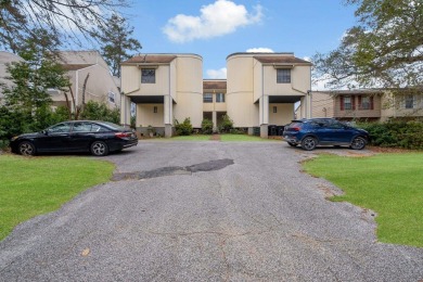BRAND NEW ROOF AND A GREAT PRICE REDUCTION ON THIS Well-built 4 on Hilaman Park Golf Course in Florida - for sale on GolfHomes.com, golf home, golf lot