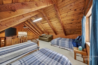 Beautiful 1,244 sq. ft. log home offering 2 bed/1 bath, with on Terrace Lakes Golf Resort in ID - for sale on GolfHomes.com, golf home, golf lot