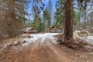 Beautiful 1,244 sq. ft. log home offering 2 bed/1 bath, with on Terrace Lakes Golf Resort in ID - for sale on GolfHomes.com, golf home, golf lot