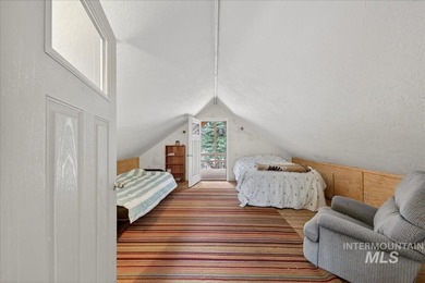 Beautiful 1,244 sq. ft. log home offering 2 bed/1 bath, with on Terrace Lakes Golf Resort in ID - for sale on GolfHomes.com, golf home, golf lot