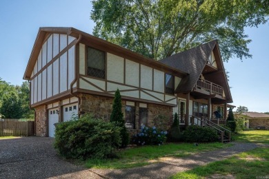 Located in a peaceful cul-de-sac near the golf course, this on Foxwood Golf Club in Arkansas - for sale on GolfHomes.com, golf home, golf lot