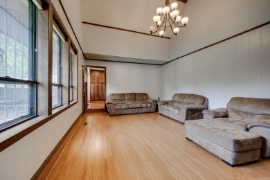 Located in a peaceful cul-de-sac near the golf course, this on Foxwood Golf Club in Arkansas - for sale on GolfHomes.com, golf home, golf lot
