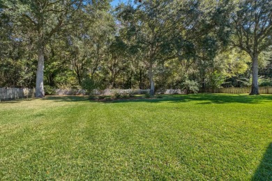 This beautifully landscaped 4-bedroom, 3-bath is an all-brick on The Golf Club At Summerbrooke in Florida - for sale on GolfHomes.com, golf home, golf lot