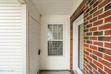 $2,500 credit at closing offered!! Enjoy the ease of one-level on Masonboro Country Club in North Carolina - for sale on GolfHomes.com, golf home, golf lot