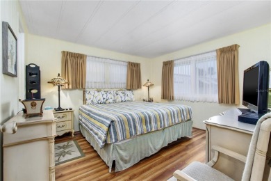 Welcome to your ideal Florida retirement retreat in the highly on Palm Hill Golf Club in Florida - for sale on GolfHomes.com, golf home, golf lot