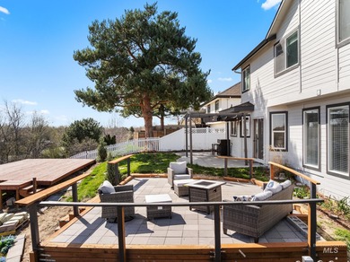 Eagle Location situated on the ridge overlooking Downtown Eagle on Eagle Hills Golf Course in ID - for sale on GolfHomes.com, golf home, golf lot