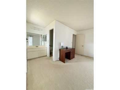 E Komo Mai to NEWTOWN ESTATES. Centrally located and minutes on Pearl Country Club in Hawaii - for sale on GolfHomes.com, golf home, golf lot