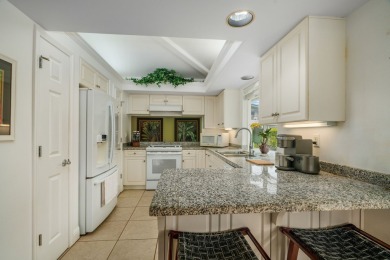 Rare end-unit at Villas of Kamali'i with dramatic mountain and on Makai Golf Club At Princeville in Hawaii - for sale on GolfHomes.com, golf home, golf lot
