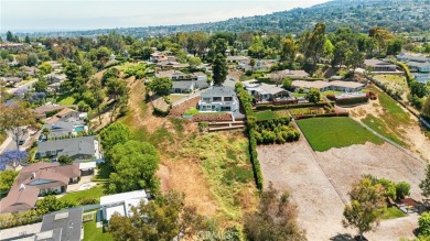 Exceptional Luxury Estate with Panoramic Views

Elegance and on Rolling Hills Country Club in California - for sale on GolfHomes.com, golf home, golf lot