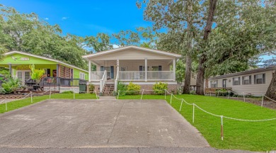 Do you want to live on VACATION full time or have a fabulous on Prestwick Country Club in South Carolina - for sale on GolfHomes.com, golf home, golf lot