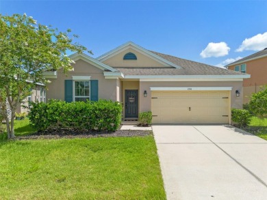Welcome to this 3-bedroom, 2-bathroom home nestled in Shingle on Oaks National Golf Course in Florida - for sale on GolfHomes.com, golf home, golf lot