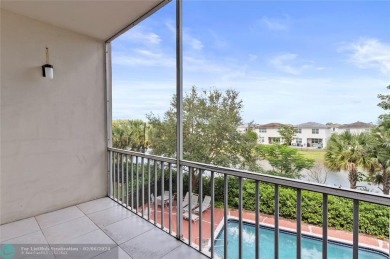 ALL AGES COMMUNITY! Welcome home to this large 2/2 corner unit on Crystal Lake Country Club in Florida - for sale on GolfHomes.com, golf home, golf lot