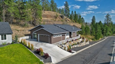 Welcome to Wandermere Estates! This pristine 3-bedroom, 2-bath on Wandermere Golf Course in Washington - for sale on GolfHomes.com, golf home, golf lot