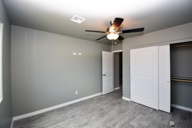 3 Bedroom 2 Bath home on a 7900 sq ft lot. Tile floors and on The Links At Coyote Wash in Arizona - for sale on GolfHomes.com, golf home, golf lot