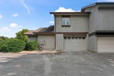 Welcome to Beautiful Bella Vista. This charming two-bedroom on Bella Vista - Metfield Golf Complex and Country Club in Arkansas - for sale on GolfHomes.com, golf home, golf lot