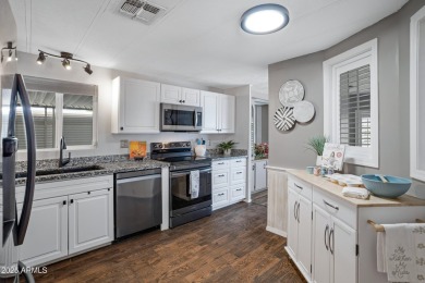 Enjoy comfortable and affordable living in the heart of Sun on Sun Lakes Country Club in Arizona - for sale on GolfHomes.com, golf home, golf lot