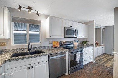 Enjoy comfortable and affordable living in the heart of Sun on Sun Lakes Country Club in Arizona - for sale on GolfHomes.com, golf home, golf lot