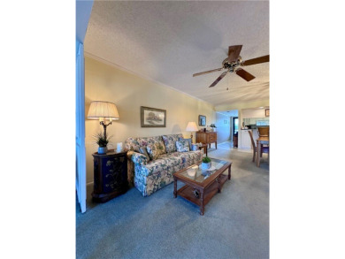 Cozy into this furnished, turnkey 2bd/2ba condo! Enjoy cooking on Vista Plantation Golf Club in Florida - for sale on GolfHomes.com, golf home, golf lot