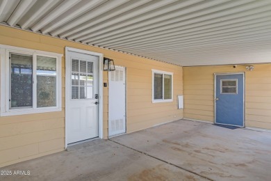Enjoy comfortable and affordable living in the heart of Sun on Sun Lakes Country Club in Arizona - for sale on GolfHomes.com, golf home, golf lot
