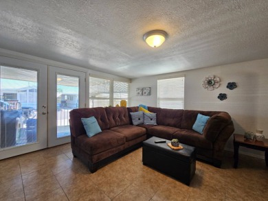 This charming 2-bedroom, 2-bathroom home features a new roof on Viewpoint Golf Resort in Arizona - for sale on GolfHomes.com, golf home, golf lot