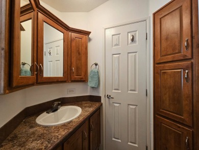 This charming 2-bedroom, 2-bathroom home features a new roof on Viewpoint Golf Resort in Arizona - for sale on GolfHomes.com, golf home, golf lot
