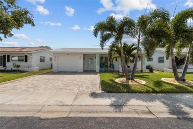 Seller is OFFERING $3,000 toward buyers Closing Cost OR Rate Buy on Mainlands Golf Club in Florida - for sale on GolfHomes.com, golf home, golf lot