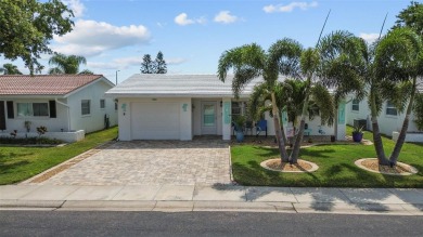 Seller is OFFERING $3,000 toward buyers Closing Cost OR Rate Buy on Mainlands Golf Club in Florida - for sale on GolfHomes.com, golf home, golf lot