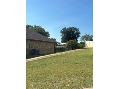 Beautiful townhome located on Hole #11 Green of Holiday Hills on Holiday Hills Country Club in Texas - for sale on GolfHomes.com, golf home, golf lot