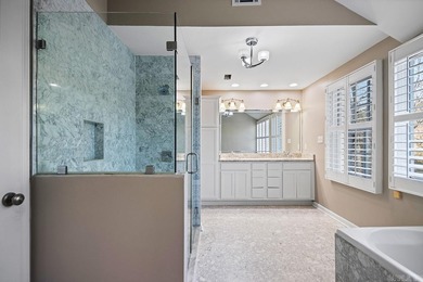 Incredible Pleasant Valley home that backs up to golf course on Pleasant Valley Country Club in Arkansas - for sale on GolfHomes.com, golf home, golf lot