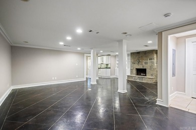 Incredible Pleasant Valley home that backs up to golf course on Pleasant Valley Country Club in Arkansas - for sale on GolfHomes.com, golf home, golf lot