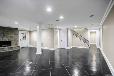 Incredible Pleasant Valley home that backs up to golf course on Pleasant Valley Country Club in Arkansas - for sale on GolfHomes.com, golf home, golf lot