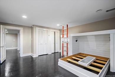 Incredible Pleasant Valley home that backs up to golf course on Pleasant Valley Country Club in Arkansas - for sale on GolfHomes.com, golf home, golf lot