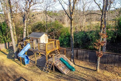 Incredible Pleasant Valley home that backs up to golf course on Pleasant Valley Country Club in Arkansas - for sale on GolfHomes.com, golf home, golf lot