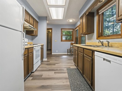 NICE ONE LEVEL 3 BEDROOM 2BATH NEWLY REMODELED!! LEVEL LOT!  New on DeSoto Golf Course in Arkansas - for sale on GolfHomes.com, golf home, golf lot