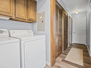 NICE ONE LEVEL 3 BEDROOM 2BATH NEWLY REMODELED!! LEVEL LOT!  New on DeSoto Golf Course in Arkansas - for sale on GolfHomes.com, golf home, golf lot