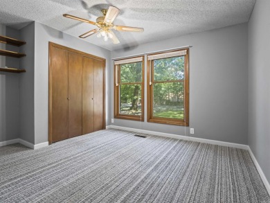 NICE ONE LEVEL 3 BEDROOM 2BATH NEWLY REMODELED!! LEVEL LOT!  New on DeSoto Golf Course in Arkansas - for sale on GolfHomes.com, golf home, golf lot