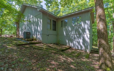 NICE ONE LEVEL 3 BEDROOM 2BATH NEWLY REMODELED!! LEVEL LOT!  New on DeSoto Golf Course in Arkansas - for sale on GolfHomes.com, golf home, golf lot