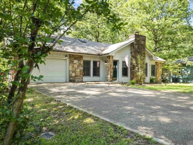 NICE ONE LEVEL 3 BEDROOM 2BATH NEWLY REMODELED!! LEVEL LOT!  New on DeSoto Golf Course in Arkansas - for sale on GolfHomes.com, golf home, golf lot
