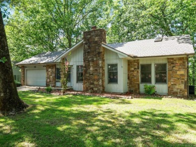 NICE ONE LEVEL 3 BEDROOM 2BATH NEWLY REMODELED!! LEVEL LOT!  New on DeSoto Golf Course in Arkansas - for sale on GolfHomes.com, golf home, golf lot