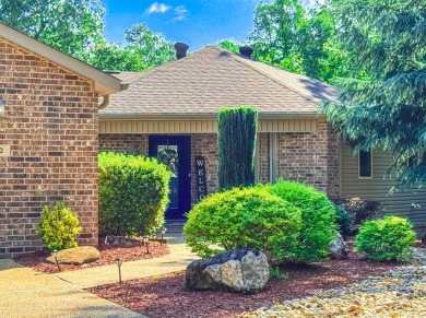 This beautifully updated and meticulously maintained golf course on Magellan Golf Course in Arkansas - for sale on GolfHomes.com, golf home, golf lot