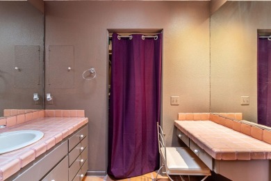 Beautiful Southwestern style 2 bedroom condo in the Indian Wells on Indian Wells Golf Resort and Country Club in California - for sale on GolfHomes.com, golf home, golf lot
