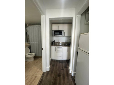 This David Willam furnished studio is located in the heart of on Granada Golf Club in Florida - for sale on GolfHomes.com, golf home, golf lot