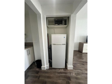 This David Willam furnished studio is located in the heart of on Granada Golf Club in Florida - for sale on GolfHomes.com, golf home, golf lot