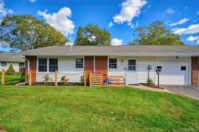 Move right into this beautiful 2-bedroom, 1-bathroom end-unit on Leisure Village Golf Course in New York - for sale on GolfHomes.com, golf home, golf lot