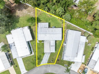Welcome to the 55+ Molokai Co-Op Mobile Home Park! This turnkey on Lakes at Leesburg Golf Course in Florida - for sale on GolfHomes.com, golf home, golf lot