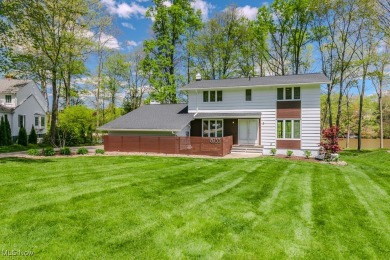 Fantastic contemporary3 Bedroom, 2.5 Bath lakefront colonial on Tanglewood National Golf Club in Ohio - for sale on GolfHomes.com, golf home, golf lot