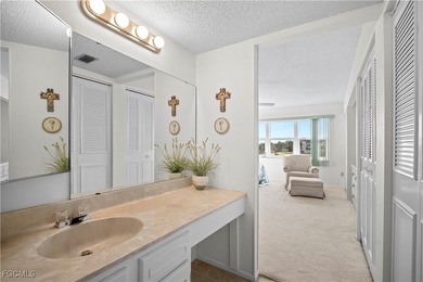This 2-bedroom 2 bathroom that has 1226 sq ft of living space; on Seven Lakes Golf and Tennis Community in Florida - for sale on GolfHomes.com, golf home, golf lot