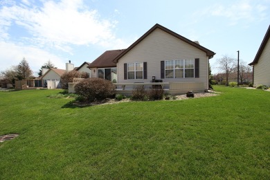 Bright and airy home located in Carillon, a 55+community.  This on The Links at Carillon in Illinois - for sale on GolfHomes.com, golf home, golf lot